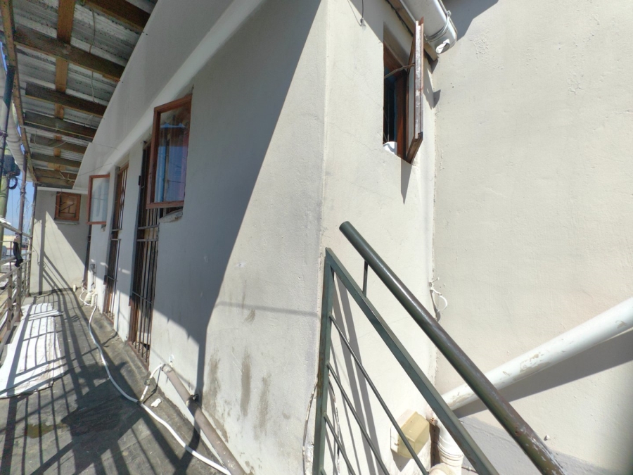 8 Bedroom Property for Sale in Delft Western Cape
